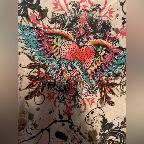 Graphic Heart Wing Design Women's Top - Picture 2 of 5